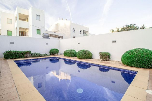 Foto 1 de Piso en venta en Ciutadella de 2 habitaciones con terraza y piscina
