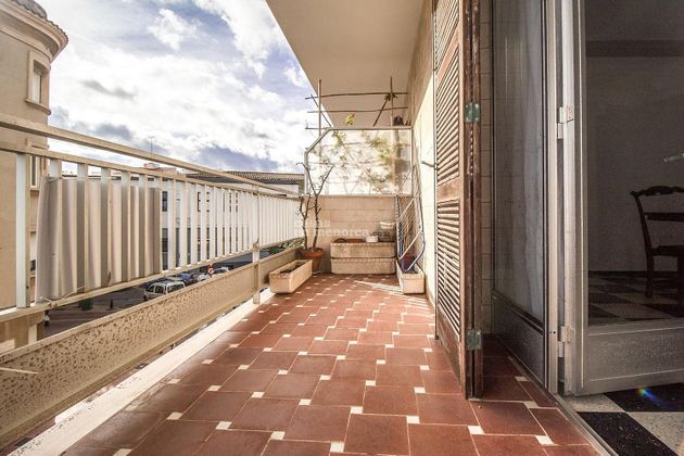 Foto 1 de Pis en venda a Maó de 4 habitacions amb terrassa i balcó