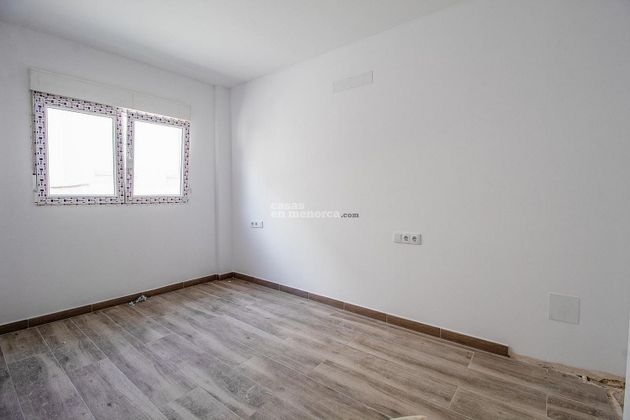 Foto 1 de Venta de piso en Castell (Es) de 2 habitaciones con aire acondicionado y ascensor