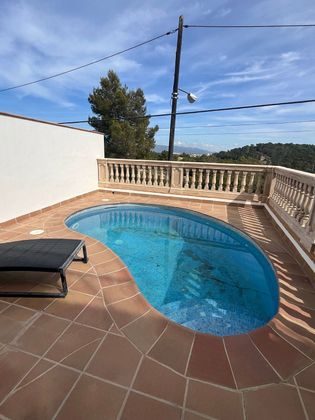 Foto 1 de Casa adossada en venda a Génova de 4 habitacions amb terrassa i piscina