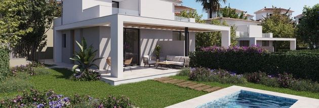 Foto 2 de Casa adossada en venda a Cala Magrana-Cala Anguila-Cala Mendia de 2 habitacions amb terrassa i piscina