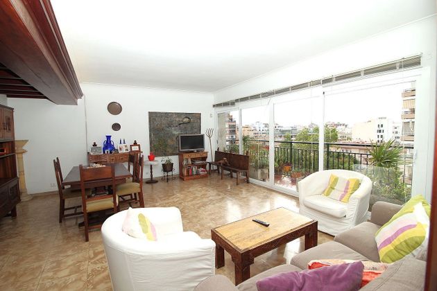 Foto 1 de Pis en venda a Arxiduc - Bons Aires de 4 habitacions amb terrassa i balcó