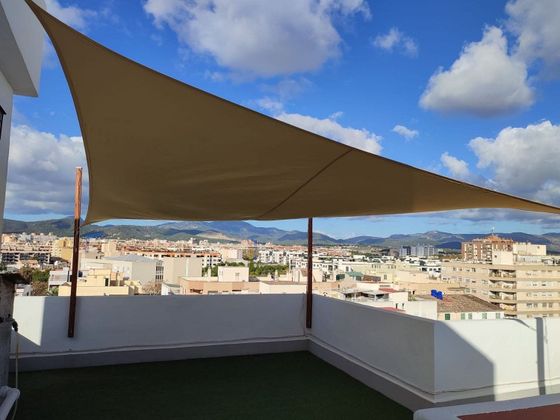 Foto 2 de Àtic en venda a Plaça de Toros de 4 habitacions amb terrassa i balcó