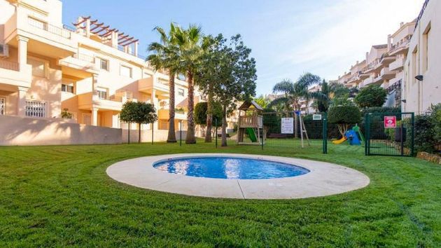 Foto 2 de Pis en venda a San Luis de Sabinillas de 3 habitacions amb terrassa i piscina