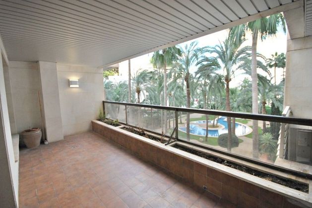 Foto 1 de Piso en alquiler en El Terreno de 3 habitaciones con terraza y piscina