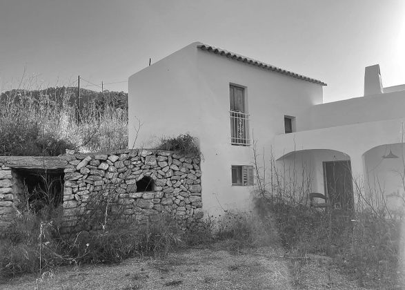 Foto 1 de Casa rural en venda a Sant Joan de Labritja de 5 habitacions amb terrassa i jardí
