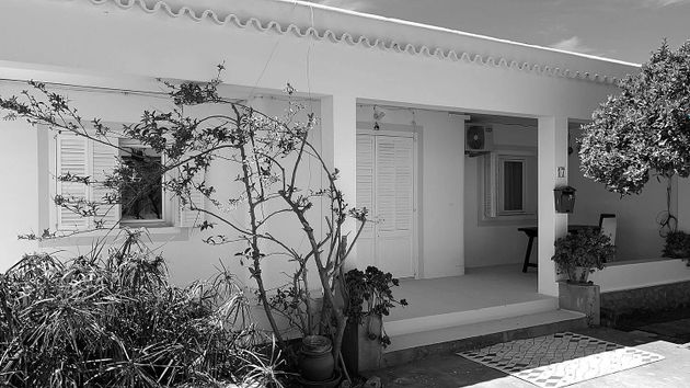 Foto 1 de Chalet en venta en Sant Antoni de Portmany de 5 habitaciones con terraza y jardín