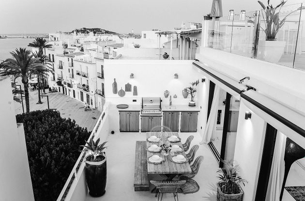 Foto 1 de Venta de ático en Dalt de la Vila - La Marina de 2 habitaciones con terraza y balcón