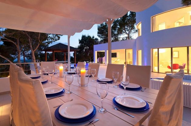 Foto 2 de Casa en venda a Dalt de la Vila - La Marina de 6 habitacions amb piscina i aire acondicionat