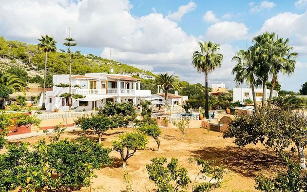 Foto 1 de Casa en venda a S'Eixample - Can Misses de 6 habitacions amb piscina i jardí