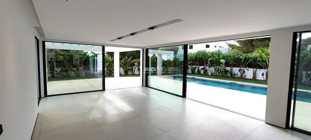 Foto 2 de Casa en venda a San Agustín - Cala de Bou de 4 habitacions amb piscina i jardí