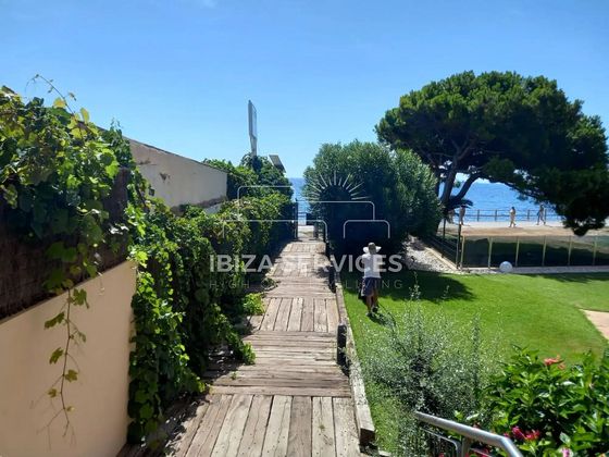 Foto 1 de Pis en venda a Ses Figueretes - Platja d'en Bossa - Cas Serres de 3 habitacions amb terrassa i piscina
