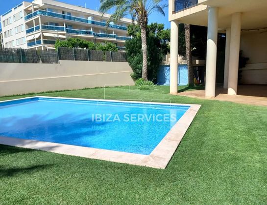 Foto 2 de Pis en venda a Ses Figueretes - Platja d'en Bossa - Cas Serres de 3 habitacions amb terrassa i piscina