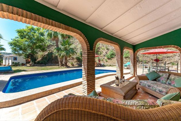 Foto 2 de Xalet en venda a Coín de 4 habitacions amb terrassa i piscina