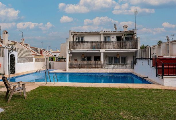 Foto 1 de Venta de casa en Playamar de 3 habitaciones con terraza y piscina