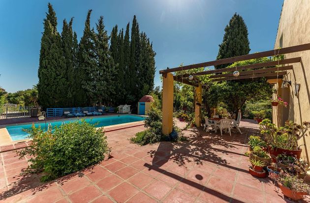 Foto 2 de Venta de chalet en Coín de 3 habitaciones con terraza y piscina