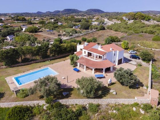 Foto 1 de Casa en venda a Ferreries de 6 habitacions amb terrassa i piscina