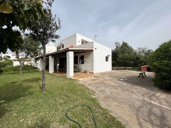 Foto 1 de Casa en venda a Cala En Blanes de 8 habitacions amb terrassa i piscina