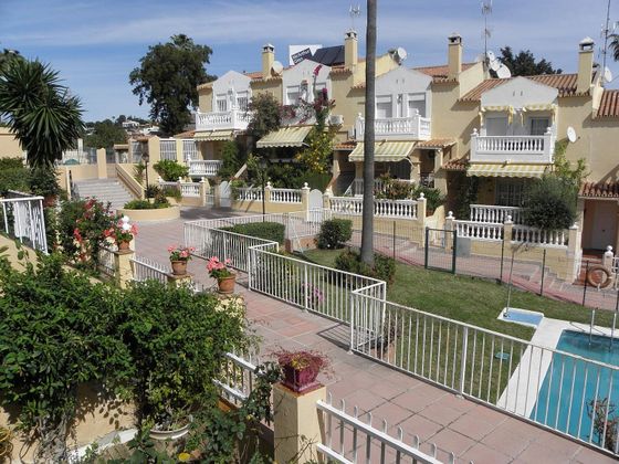 Foto 2 de Venta de casa adosada en El Pinar - Palacio de Congresos de 3 habitaciones con terraza y piscina