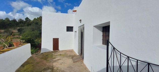 Foto 1 de Casa rural en venta en Sant Joan de Labritja de 3 habitaciones con terraza y garaje