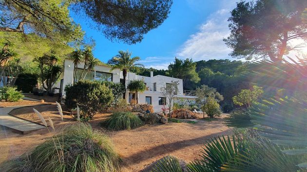 Foto 2 de Xalet en lloguer a Cala Vedella - Cala Tarida - Cala Conta de 1 habitació amb terrassa i jardí