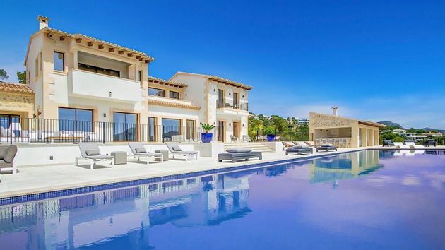 Foto 1 de Chalet en venta en Port d'Andratx de 6 habitaciones con terraza y piscina