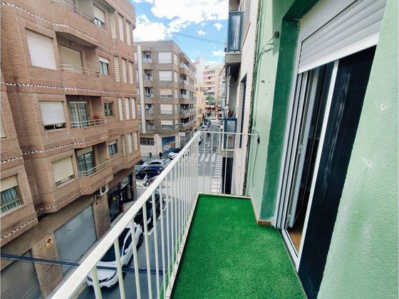Foto 2 de Piso en venta en Ensanche - Diputación de 2 habitaciones con balcón y aire acondicionado