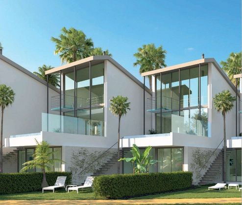 Foto 2 de Casa adossada en venda a El Higuerón de 4 habitacions amb terrassa i piscina