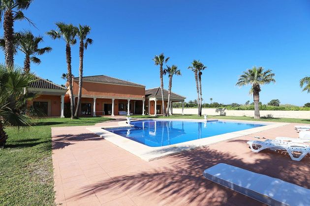 Foto 2 de Xalet en venda a Les Marines/Las Marinas de 5 habitacions amb terrassa i piscina