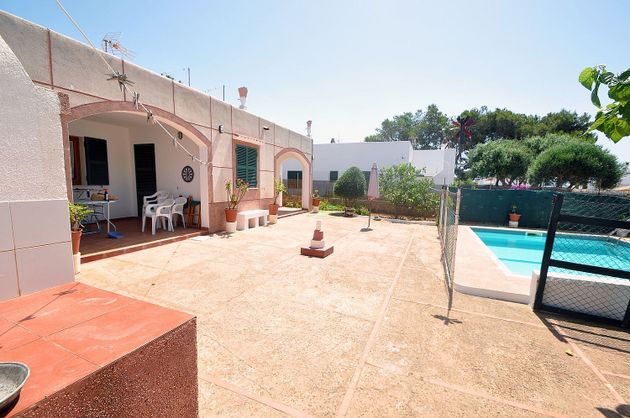 Foto 1 de Xalet en venda a Cala En Blanes de 4 habitacions amb terrassa i piscina
