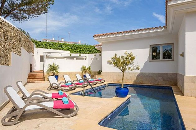 Foto 2 de Xalet en venda a Castell (Es) de 5 habitacions amb terrassa i piscina