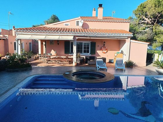 Foto 1 de Venta de chalet en Castell (Es) de 5 habitaciones con terraza y piscina
