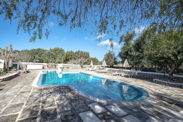 Foto 2 de Venta de casa rural en Sant Lluís de 12 habitaciones con terraza y piscina