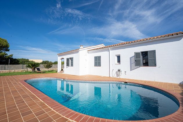 Foto 2 de Venta de chalet en Sant Lluís de 3 habitaciones con terraza y piscina