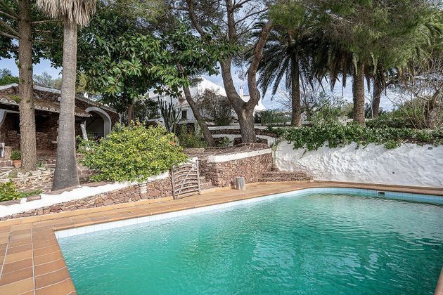 Foto 1 de Venta de chalet en Ferreries de 6 habitaciones con terraza y piscina