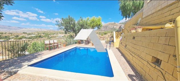 Foto 1 de Venta de casa rural en Busot de 5 habitaciones con terraza y piscina