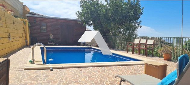 Foto 2 de Venta de casa rural en Busot de 5 habitaciones con terraza y piscina