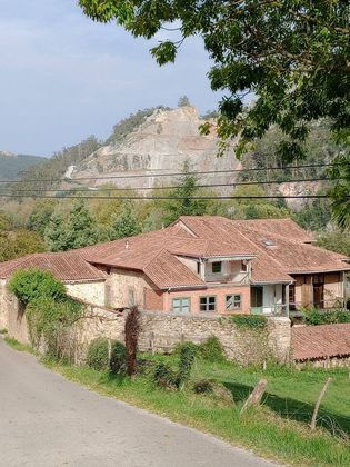 Foto 1 de Casa rural en venda a Puente Viesgo de 9 habitacions amb terrassa i garatge