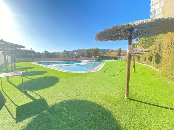 Foto 1 de Piso en venta en Vistahermosa de 3 habitaciones con terraza y piscina