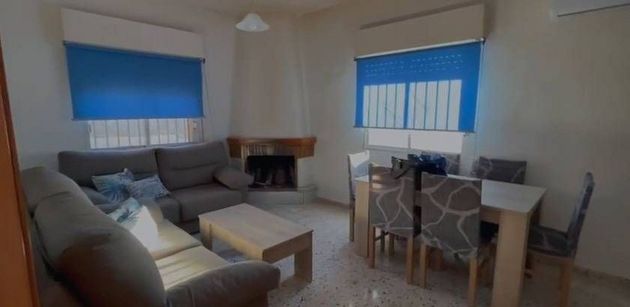 Foto 1 de Chalet en venta en Los Arenales del Sol de 3 habitaciones con terraza y piscina