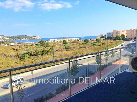 Foto 2 de Piso en venta en Marina Botafoc - Platja de Talamanca de 3 habitaciones con terraza y piscina