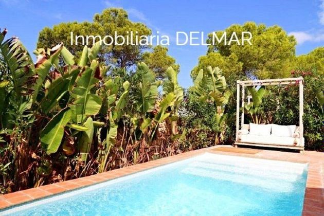 Foto 2 de Casa adossada en venda a Cala Vedella - Cala Tarida - Cala Conta de 3 habitacions amb terrassa i piscina