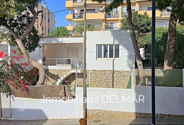 Foto 1 de Venta de chalet en Ses Figueretes - Platja d'en Bossa - Cas Serres de 3 habitaciones con terraza y jardín