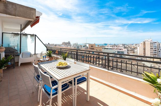 Foto 1 de Àtic en venda a Mercat  - La Missió - Plaça dels Patins de 3 habitacions amb terrassa i aire acondicionat