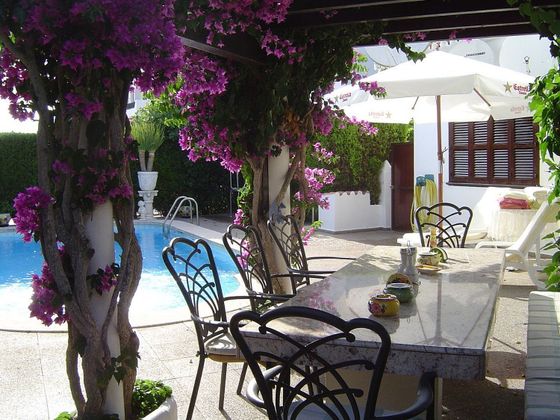 Foto 1 de Local en venta en Alaior con terraza y piscina