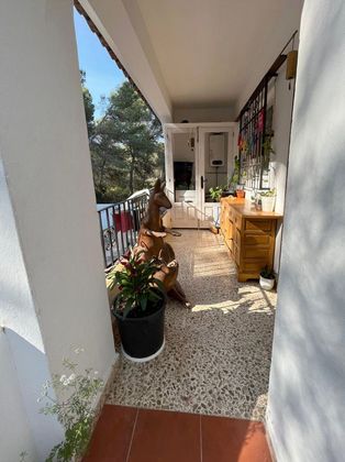 Foto 2 de Casa adosada en venta en Sant Antoni de Portmany de 5 habitaciones con terraza y jardín