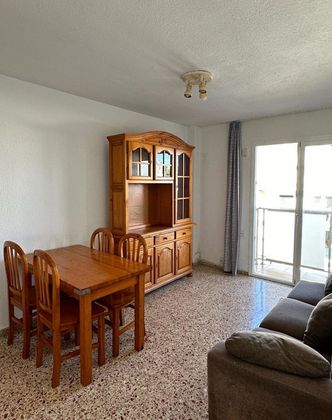 Foto 1 de Pis en lloguer a calle San Vicente de 2 habitacions amb terrassa i mobles
