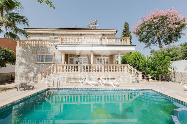 Foto 1 de Chalet en venta en El Paraiso-Los Almendros de 6 habitaciones con terraza y piscina