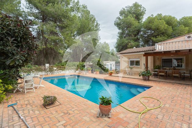 Foto 2 de Venta de chalet en Montealegre de 5 habitaciones con terraza y piscina