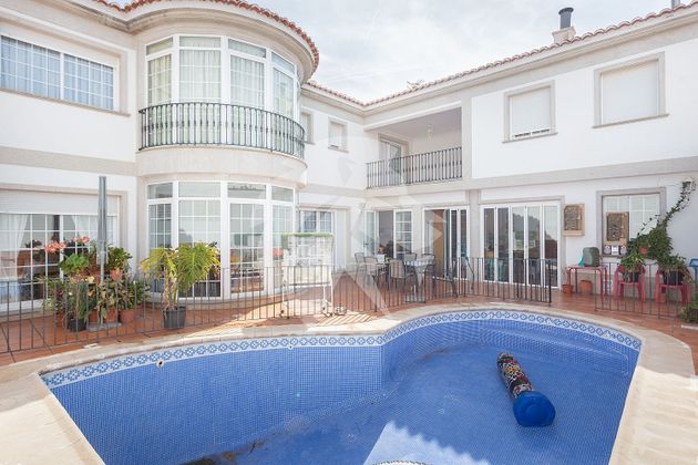 Foto 1 de Casa en venda a Domeño de 8 habitacions amb terrassa i piscina